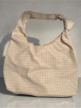 Woven Knot-Detail Shoulder Bag